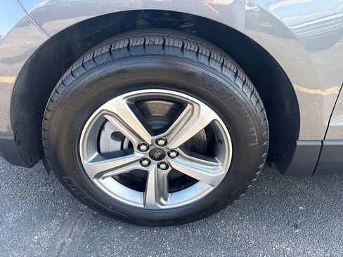 Used 2024 Ford Edge SEL w/ Convenience Package image 21