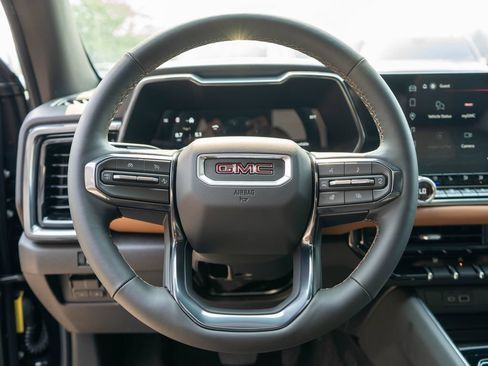 New 2026 GMC Canyon AT4 w/ Technology Plus Package AWD/4WD image 15