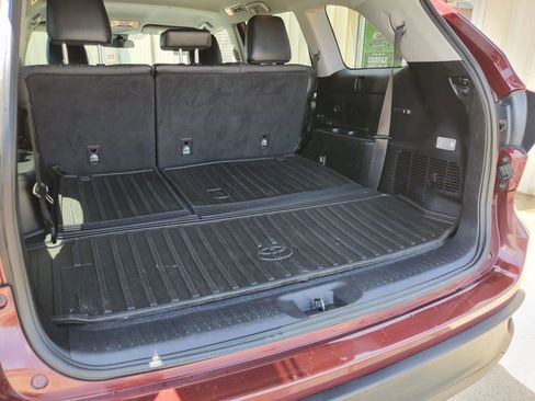 Used 2018 Toyota Highlander Plus FWD image 72