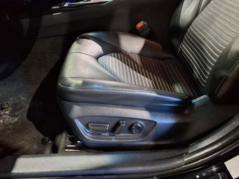 Used 2019 Toyota Camry SE image 17