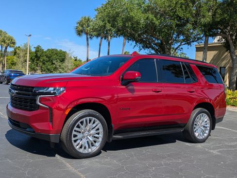 Used 2024 Chevrolet Tahoe RST w/ Luxury Package AWD/4WD image 2