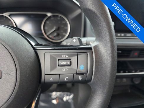 Used 2023 Nissan Rogue SV image 18