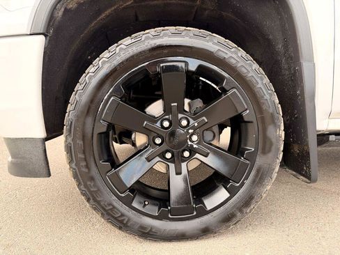 Used 2017 GMC Sierra 1500 SLT w/ All Terrain Package image 29