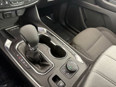 Used 2023 Chevrolet Traverse LT image 27