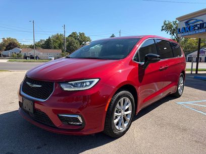 Used 2026 Chrysler Pacifica Limited