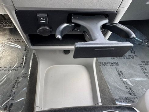 Used 2019 Toyota Sienna LE AWD/4WD image 21