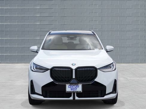 Used 2025 BMW X3 xDrive30i w/ M Sport Package AWD/4WD image 2