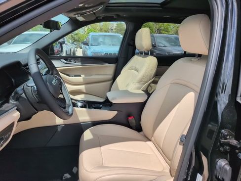 New 2026 Jeep Grand Cherokee L Limited w/ Limited Altitude Package AWD/4WD image 20