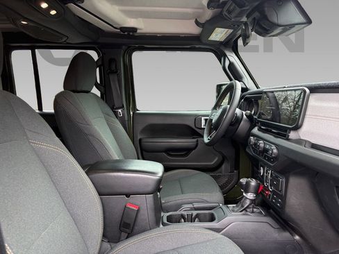 Used 2024 Jeep Wrangler Willys image 9
