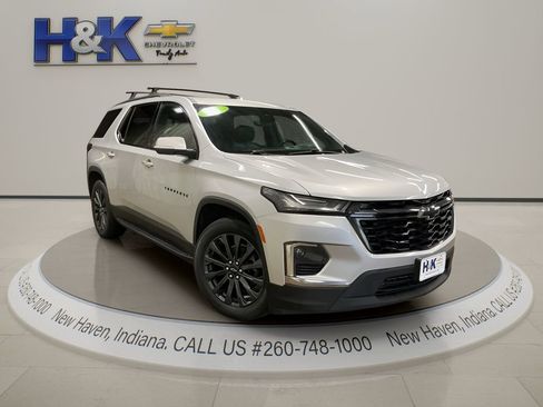 Used 2022 Chevrolet Traverse RS image 1
