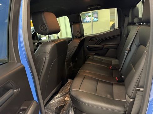 Used 2025 Chevrolet Colorado Trail Boss image 14