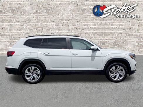 Used 2021 Volkswagen Atlas SE w/ Panoramic Sunroof Package FWD image 3