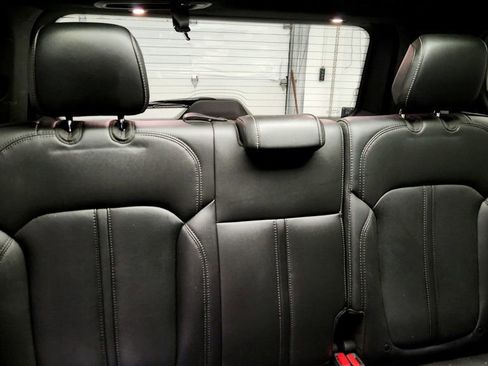 Used 2023 Jeep Wagoneer 4WD w/ Premium Group I image 21