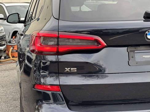 Used 2020 BMW X5 M50i AWD/4WD image 11