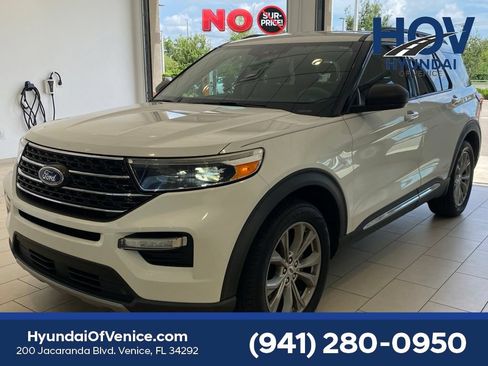 Used 2023 Ford Explorer XLT w/ Equipment Group 202A RWD image 4