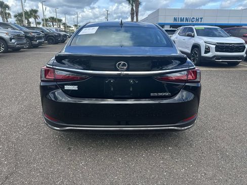 Used 2023 Lexus ES 300h w/ Accessory Package (Z2) FWD image 15