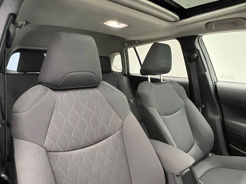 Used 2024 Toyota Corolla Cross LE image 7