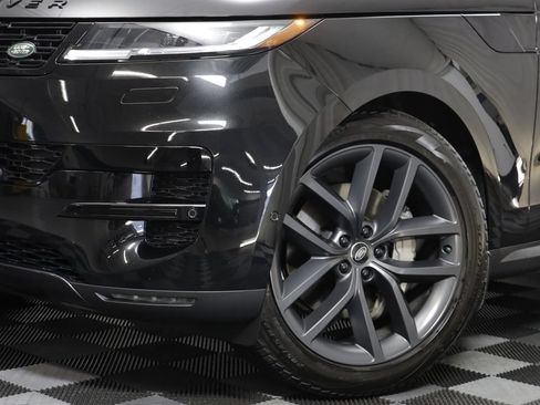 Used 2024 Land Rover Range Rover Sport SE AWD/4WD image 3