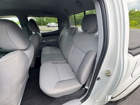 Used 2015 Toyota Tacoma 4x4 Double Cab w/ TRD Off-Road Package image 12