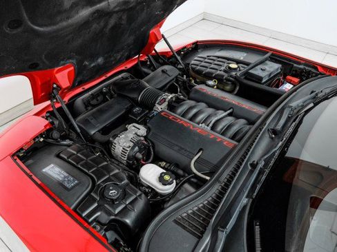 Used 2004 Chevrolet Corvette Coupe w/ Preferred Equipment Group RWD image 34