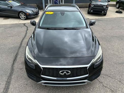 Used 2017 INFINITI QX30 Premium w/ Navigation Package AWD/4WD image 7