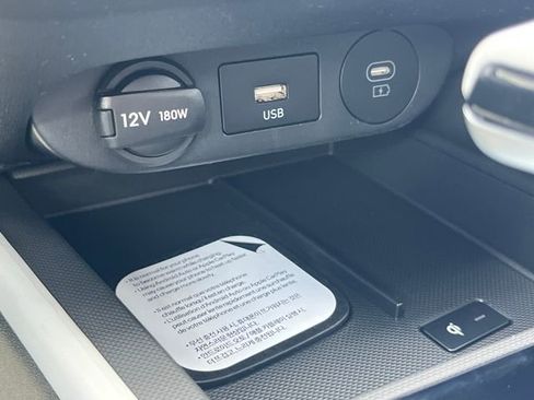 New 2026 Hyundai Elantra Limited FWD image 31