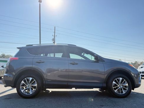 Used 2018 Toyota RAV4 AWD Hybrid image 6