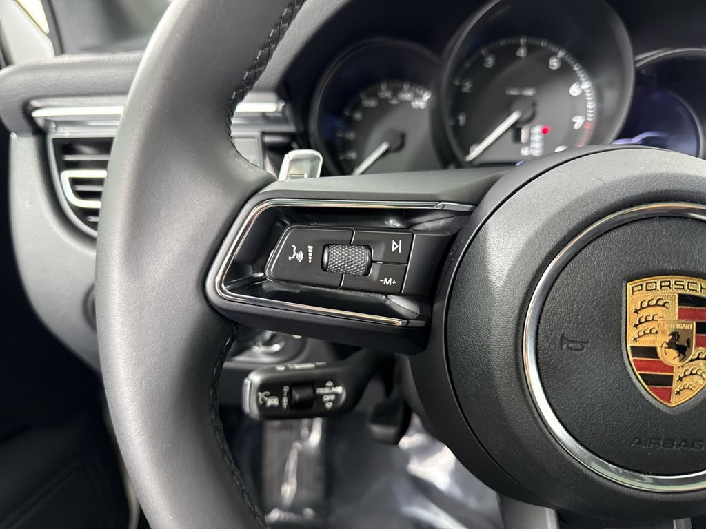 Certified 2026 Porsche Macan AWD/4WD image 37