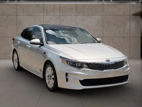 Used 2016 Kia Optima EX w/ Premium Package FWD image 2