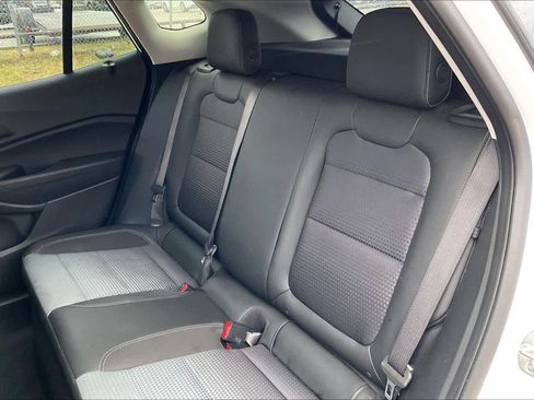Certified 2025 Chevrolet Trax LT image 20