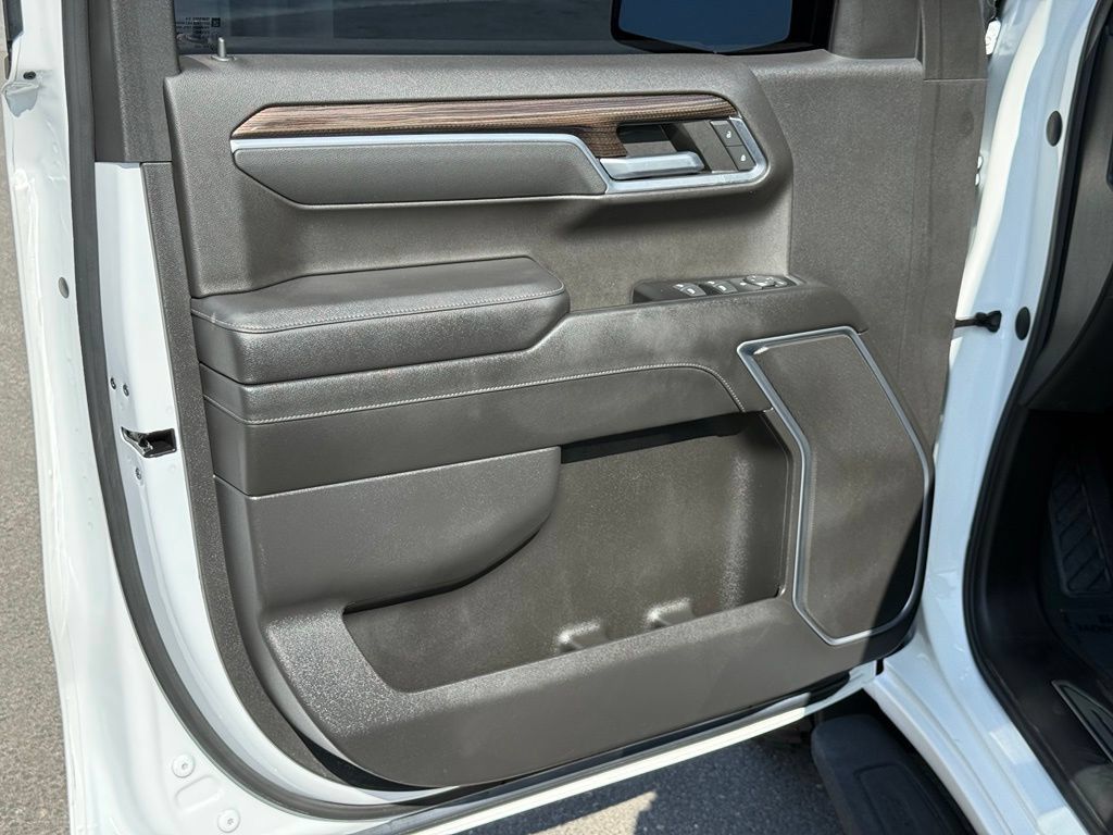 Used 2022 Chevrolet Silverado 1500 RST w/ Protection Package RWD image 16