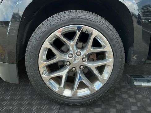 Used 2017 Chevrolet Suburban Premier AWD/4WD image 14