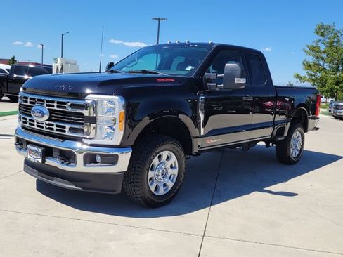 Used 2023 Ford F250 XLT AWD/4WD image 4