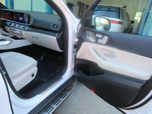 Used 2024 Mercedes-Benz GLS 450 450 4MATIC**DRIVER ASSIST**HEA image 21