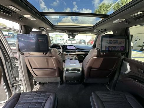 Certified 2023 Cadillac Escalade ESV Sport Platinum AWD/4WD image 32