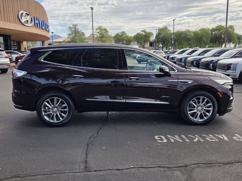 Used 2022 Buick Enclave Avenir w/ Avenir Technology Package image 4