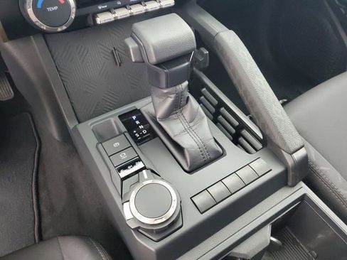 Used 2025 Toyota Tacoma SR image 29