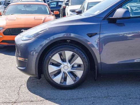 Used 2023 Tesla Model Y Long Range image 9