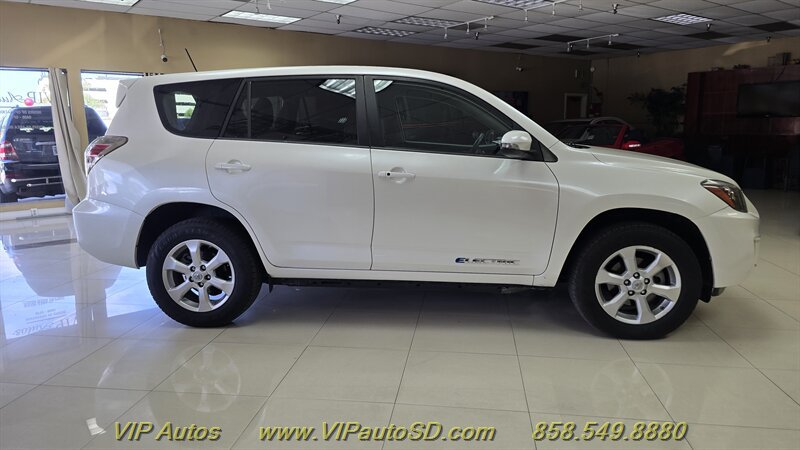 Used 2013 Toyota RAV4 EV FWD image 5