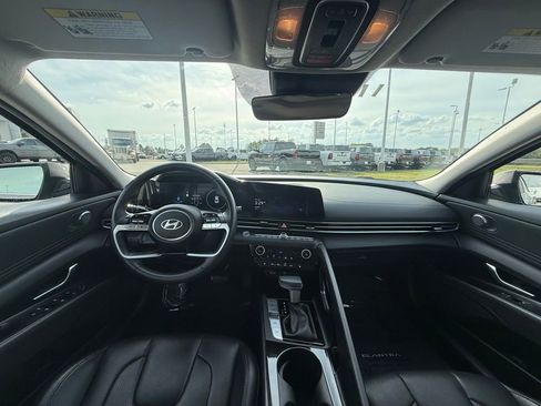 Used 2024 Hyundai Elantra Limited image 12