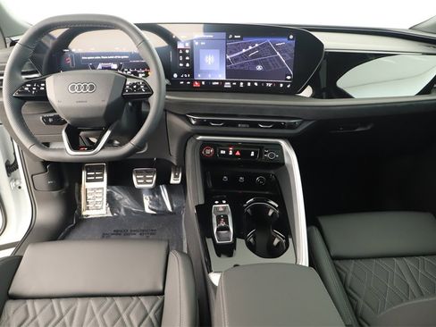 New 2025 Audi SQ5 Premium Plus image 18