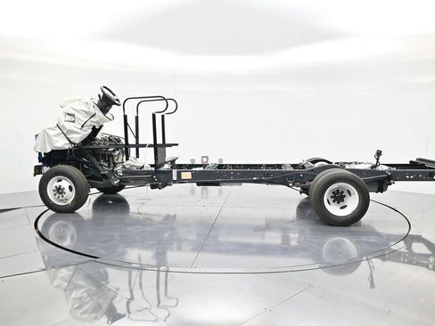 Used 2027 Ford E-350 and Econoline 350 Super Duty w/ Gaseous Engine Prep Package RWD image 8