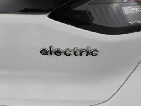 Used 2021 Hyundai Ioniq SE image 28