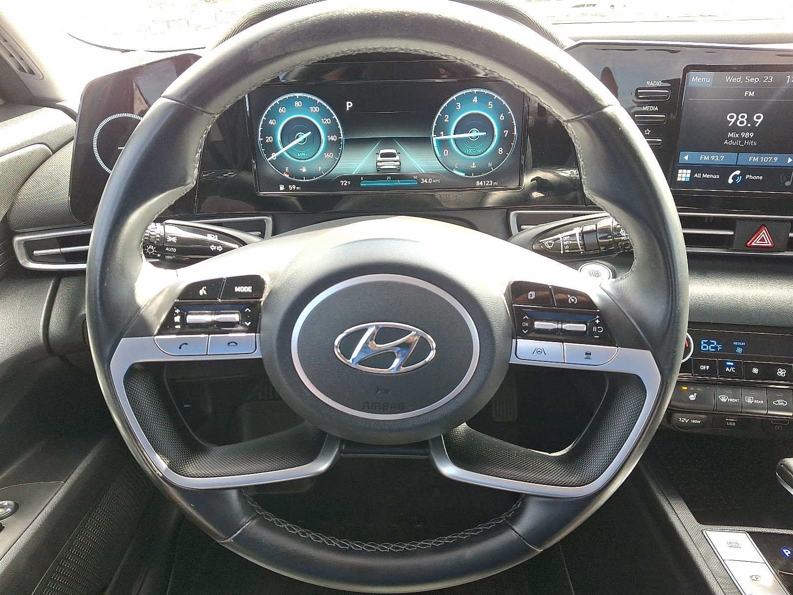 Used 2021 Hyundai Elantra SEL w/ Convenience + Premium Package FWD image 19