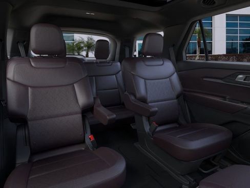 Used 2026 Ford Explorer Platinum RWD image 11