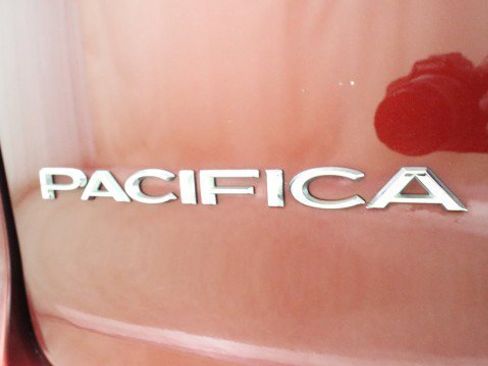 Used 2019 Chrysler Pacifica Limited w/ Advanced Safetytec Group image 29