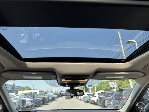 Certified 2025 Nissan Rogue SV w/ SV Premium Package AWD/4WD image 10