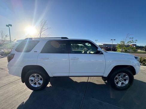 Used 2019 Toyota 4Runner SR5 AWD/4WD image 8
