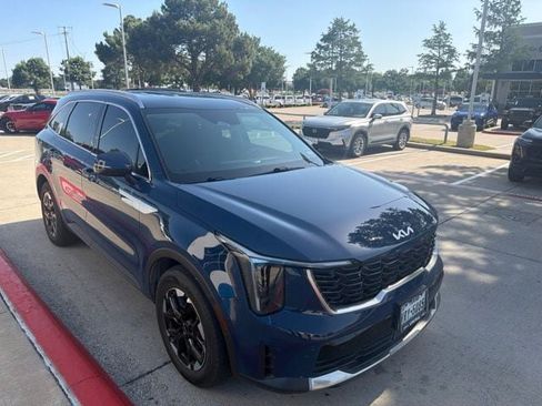 Used 2024 Kia Sorento S w/ Panoramic Sunroof Package FWD image 10