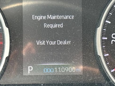 Used 2019 Toyota RAV4 XLE w/ Convenience Package FWD image 24